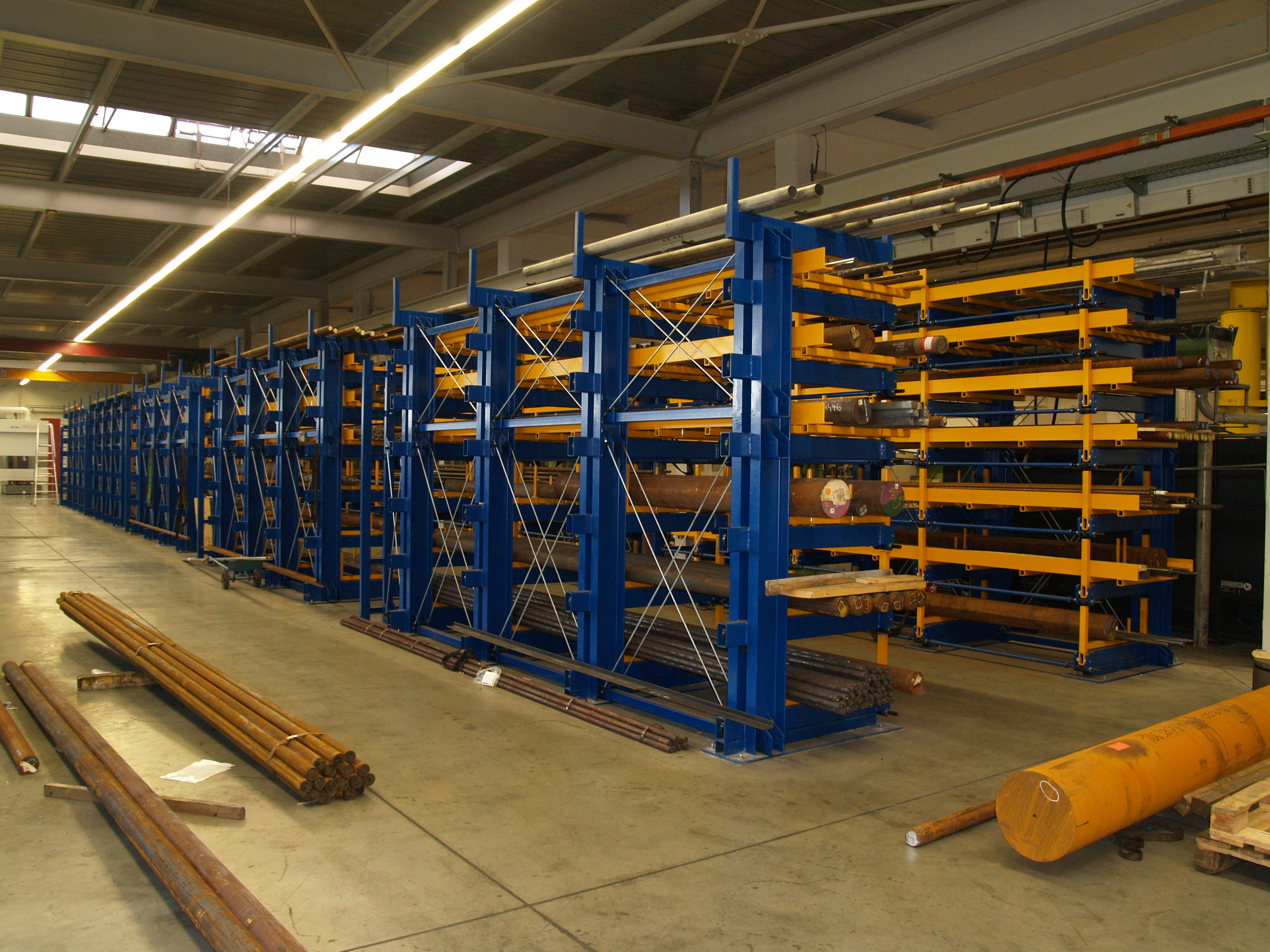 Langgutauszugregal, einseitig, Fachgröße 720 x 400 mm (TxH)
