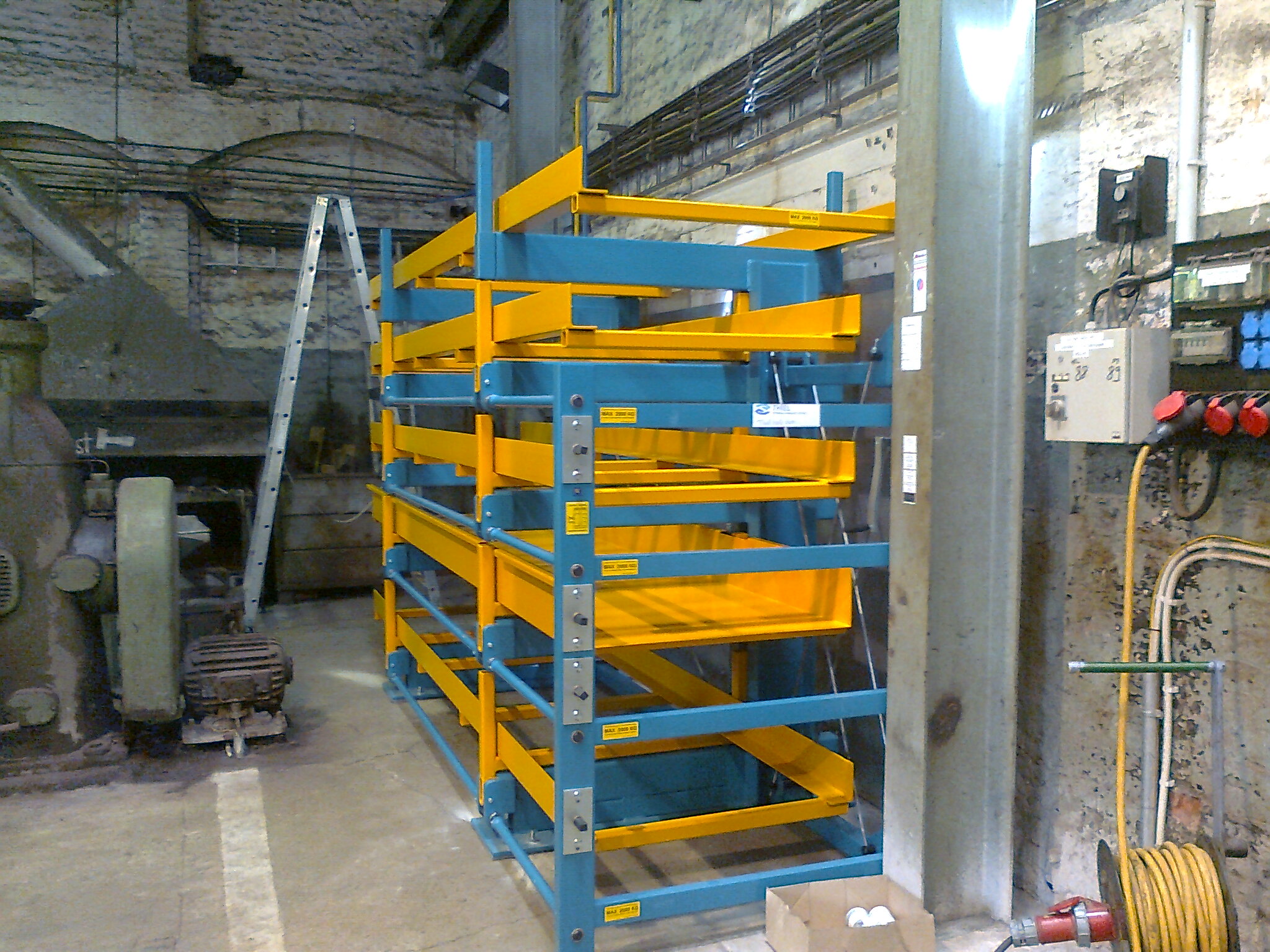Langgutauszugregal, einseitig, Fachgröße 720 x 400 mm (TxH)