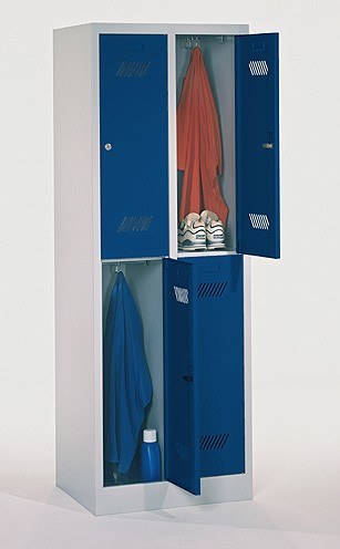 Kleiderschrank Cleantex-Duo, 3 Abteile, Abteilbreite: 300 mm, mit Sockel, Drehriegelverschluss