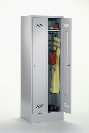 Kleiderschrank Cleantex, 3 Abteile, Abteilbreite: 300 mm, mit Sockel, Drehriegelverschluss